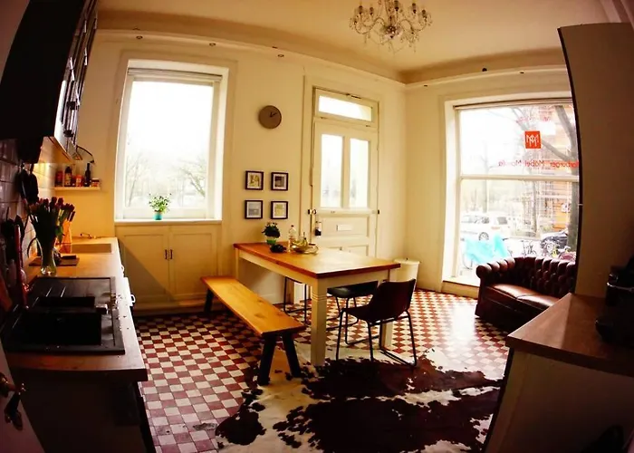 Grosszuegige 185m2-altbauwohnung In Bestlage 7zimmer-2baeder-2kuechen-2wcs Appartement *