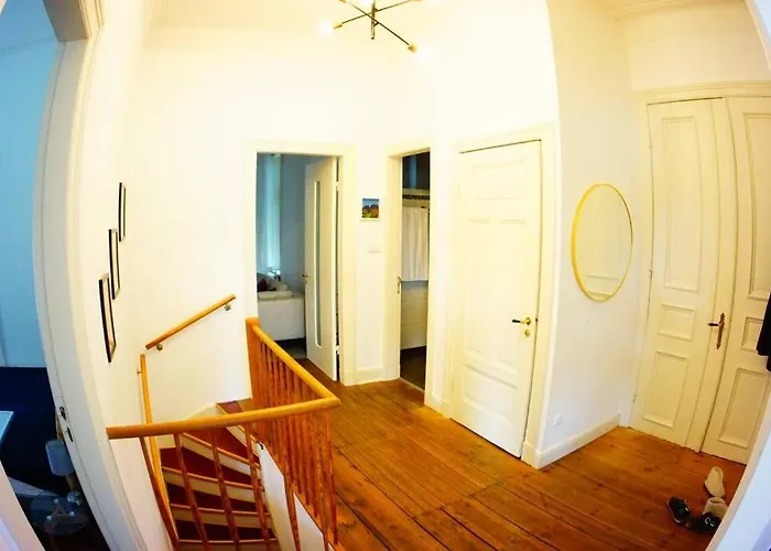 Grosszuegige 185m2-altbauwohnung In Bestlage 7zimmer-2baeder-2kuechen-2wcs Appartement Hamburg-Harburg
