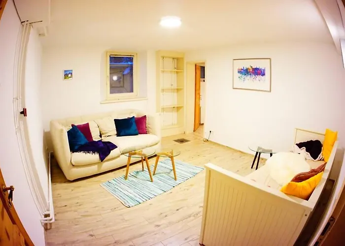 Grosszuegige 185m2-altbauwohnung In Bestlage 7zimmer-2baeder-2kuechen-2wcs Appartement Hamburg-Harburg