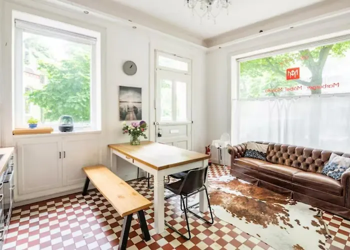Grosszuegige 185m2-altbauwohnung In Bestlage 7zimmer-2baeder-2kuechen-2wcs Hamburg-Harburg