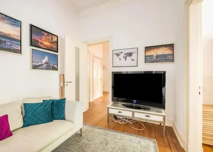 Grosszuegige 185m2-altbauwohnung In Bestlage 7zimmer-2baeder-2kuechen-2wcs Appartement Hamburg-Harburg