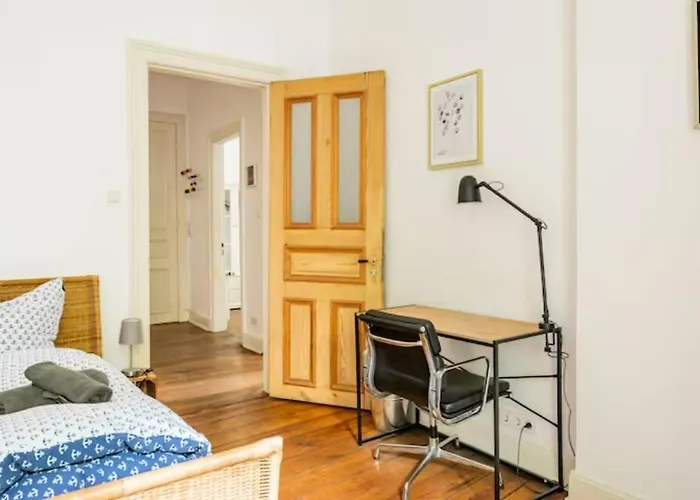 Grosszuegige 185m2-altbauwohnung In Bestlage 7zimmer-2baeder-2kuechen-2wcs Appartement *