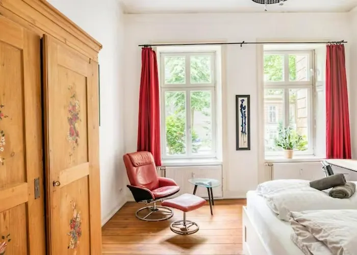 Grosszuegige 185m2-altbauwohnung In Bestlage 7zimmer-2baeder-2kuechen-2wcs * Hamburg-Harburg