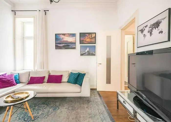 Grosszuegige 185m2-altbauwohnung In Bestlage 7zimmer-2baeder-2kuechen-2wcs Hamburg-Harburg