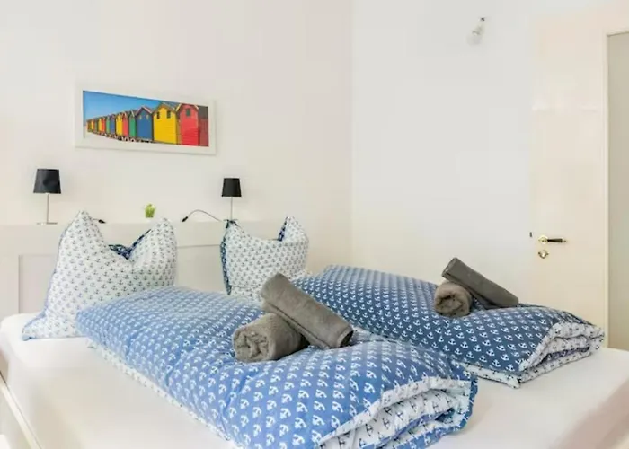 Grosszuegige 185m2-altbauwohnung In Bestlage 7zimmer-2baeder-2kuechen-2wcs Appartement