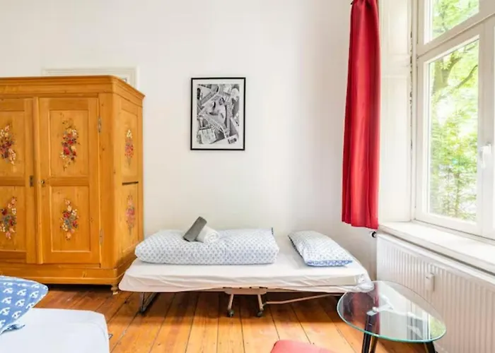 Grosszuegige 185m2-altbauwohnung In Bestlage 7zimmer-2baeder-2kuechen-2wcs Appartement *