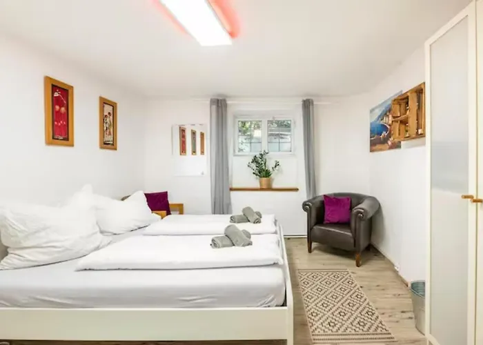 Grosszuegige 185m2-altbauwohnung In Bestlage 7zimmer-2baeder-2kuechen-2wcs Hamburg-Harburg